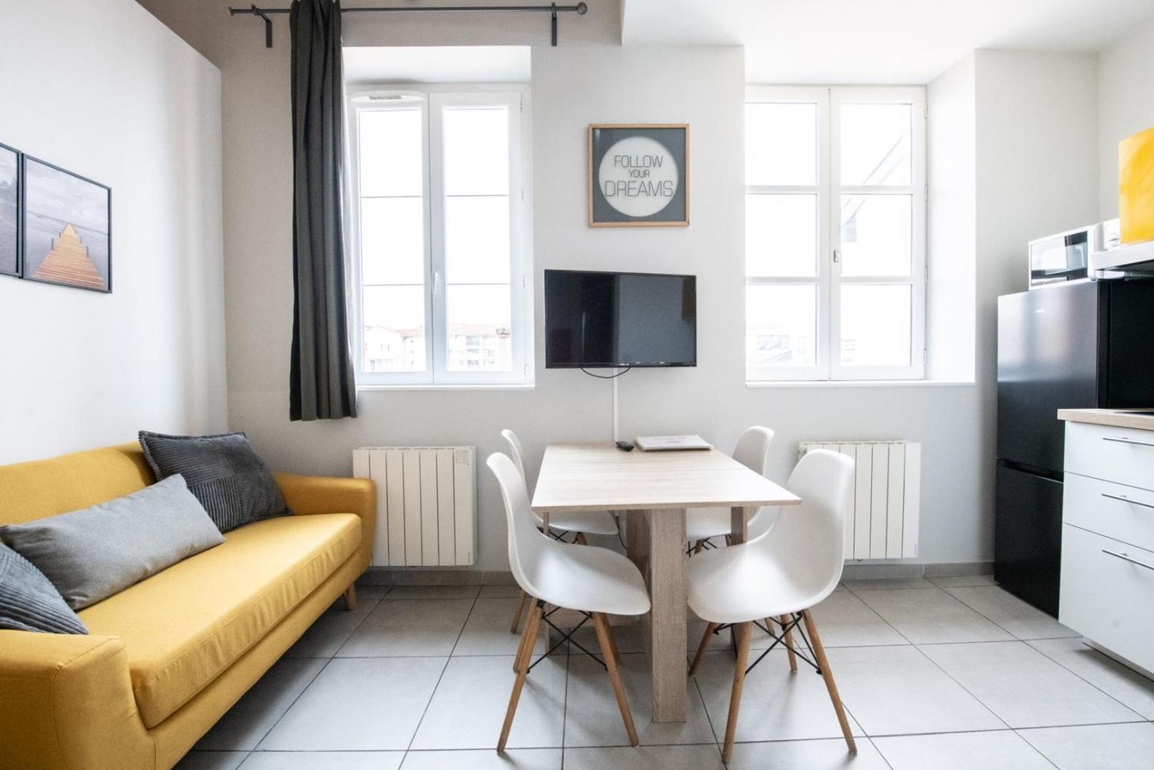 Loft Scandinave Cosy et HiTech à Lyon Part-Dieu Esterno foto