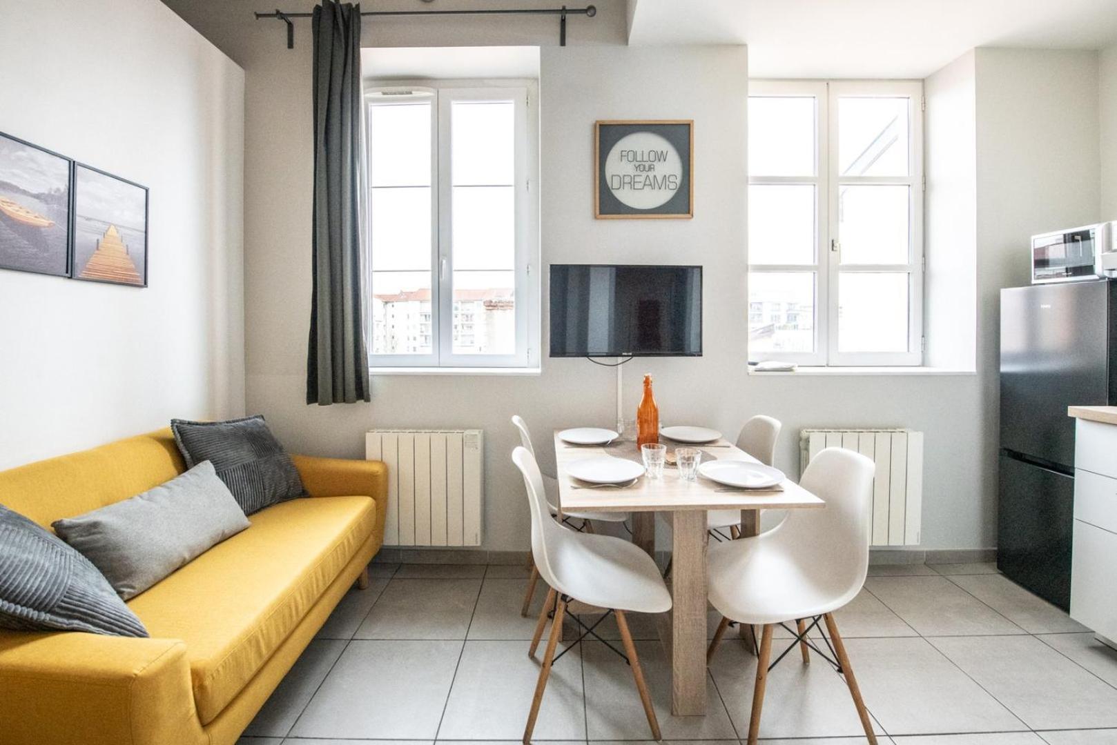 Loft Scandinave Cosy et HiTech à Lyon Part-Dieu Esterno foto